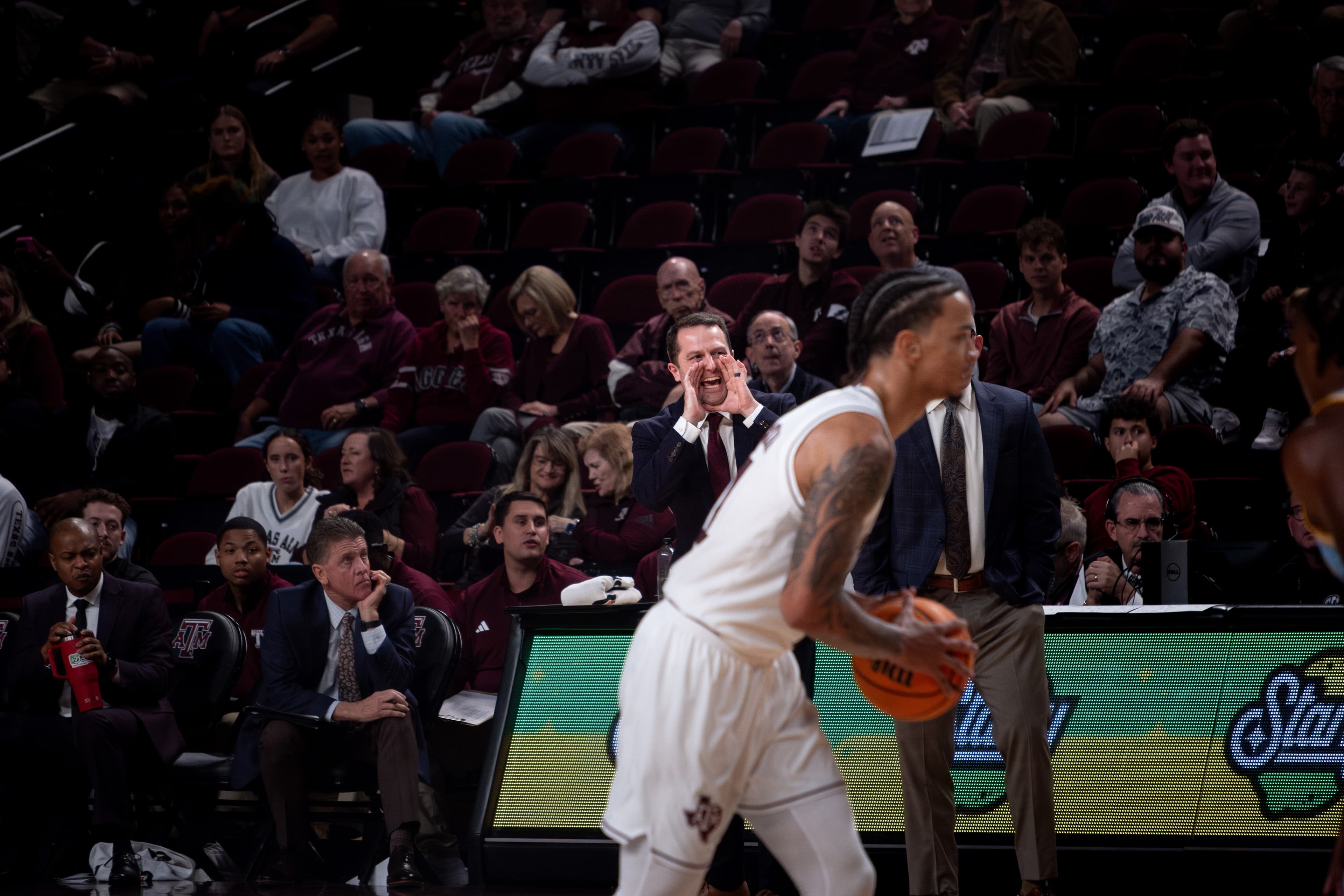 FUJI X-T2 - ƒ/4.6 at ISO-6400, 1/1250 sec.